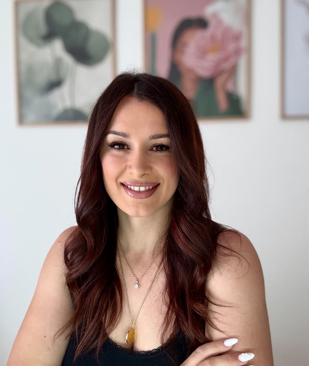 Gresa, Inhaberin und Nageldesignerin von Gresa Nails in Stuttgart